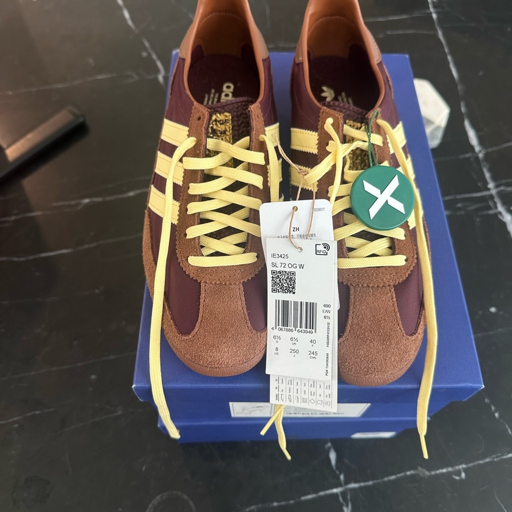 Adidas Men's Brown and Maroon Sneakers